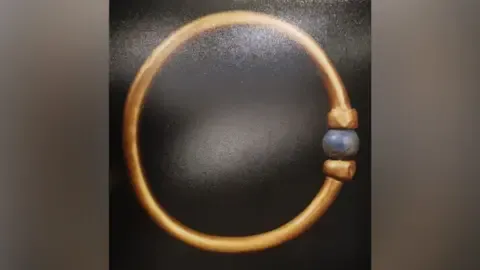 Egyptian Authorities State 3,000-Year-Old Bracelet Has Been Stolen and Destroyed